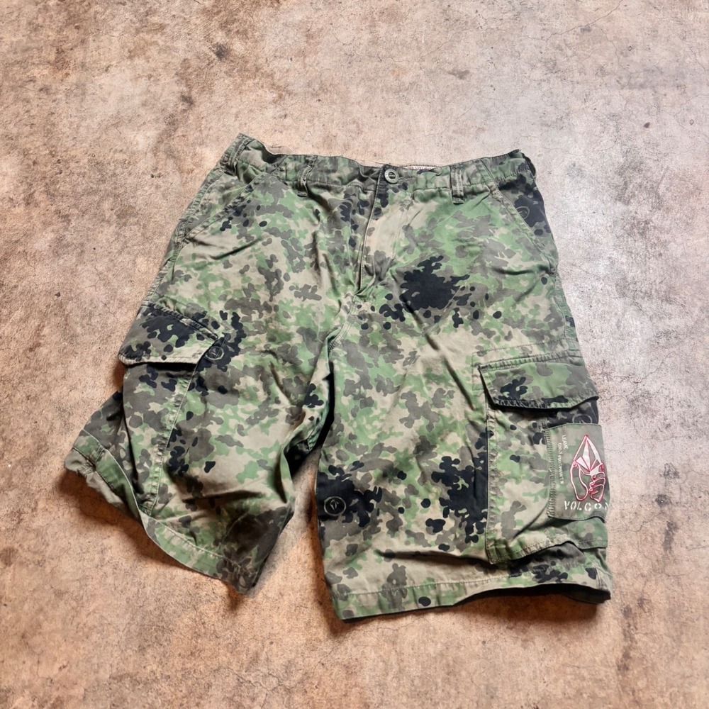 Vintage 2000s Camo Volcom Scout Cargo Shorts Green Military Skate Y2K Size 29